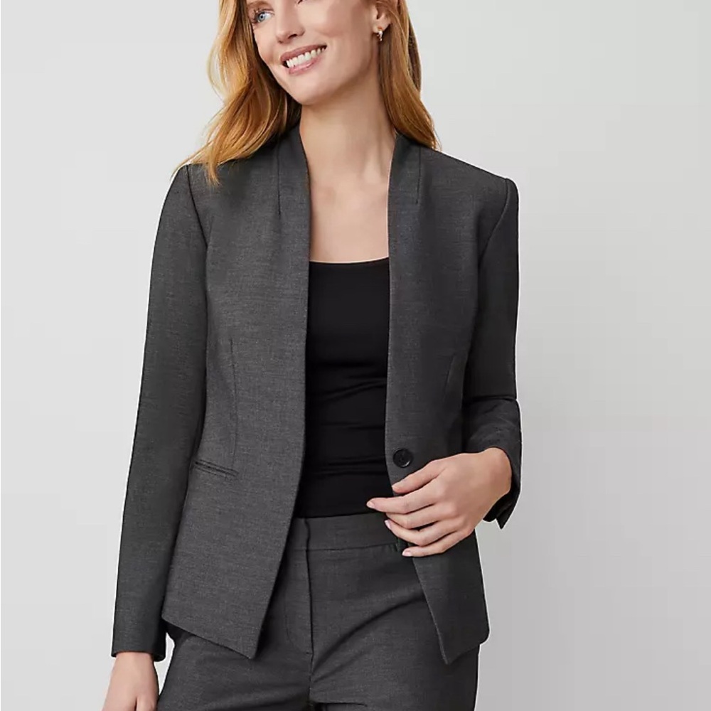 Ann Taylor Gray Suit Jacket with Tailored Fit and Sleek Lapels